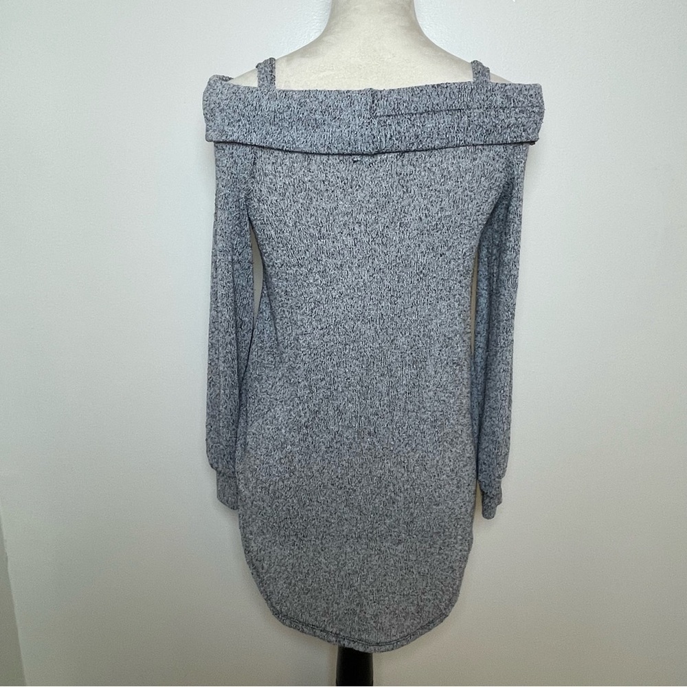 Lavender Field Grey Off-Shoulder Sweater Top Size Small Soft Knit Long Sleeve - Picture 3 of 8